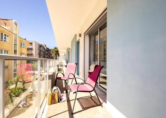 Sunrise T2 - By Smarthomes Apartment *