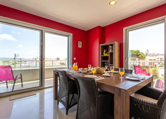 Sunrise T2 - By Smarthomes Apartment