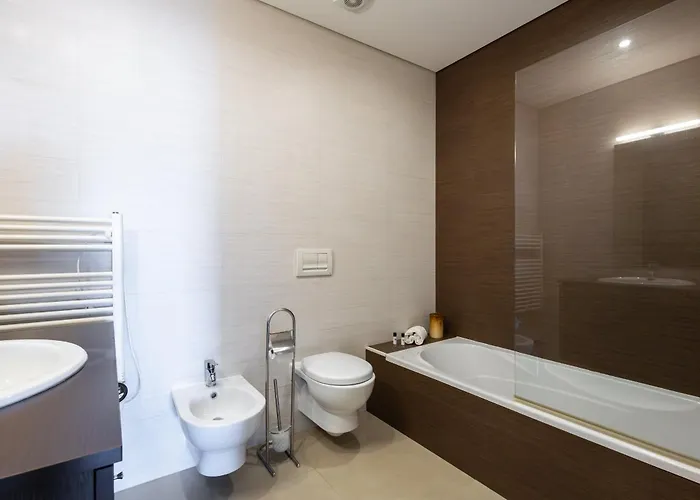 Sunrise T2 - By Smarthomes Apartment *